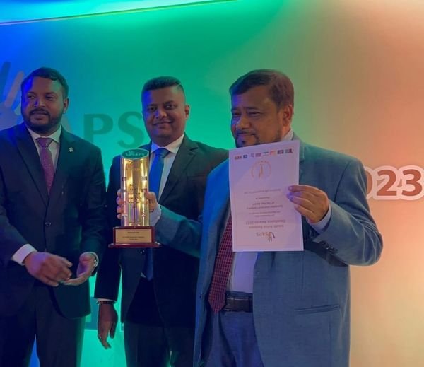 বেস্ট সিইও-র স্বীকৃতি পেল ন্যাশনাল লাইফের কাজিম উদ্দিন