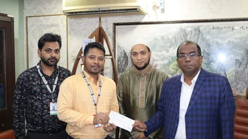 গ্রুপ স্বাস্থ্য বীমা দাবির চেক হস্তান্তর করলো জেনিথ ইসলামী লাইফ